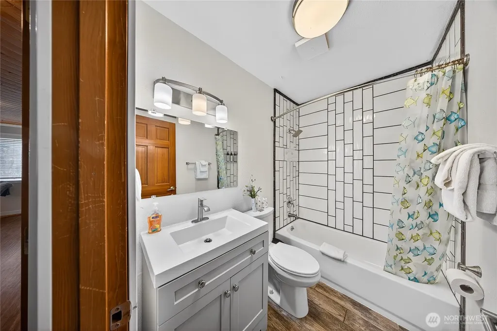 5972 Hastings Road Clinton WA 98236
