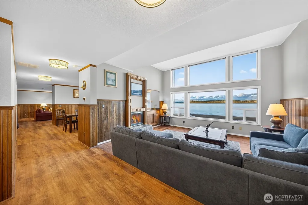 5972 Hastings Road Clinton WA 98236