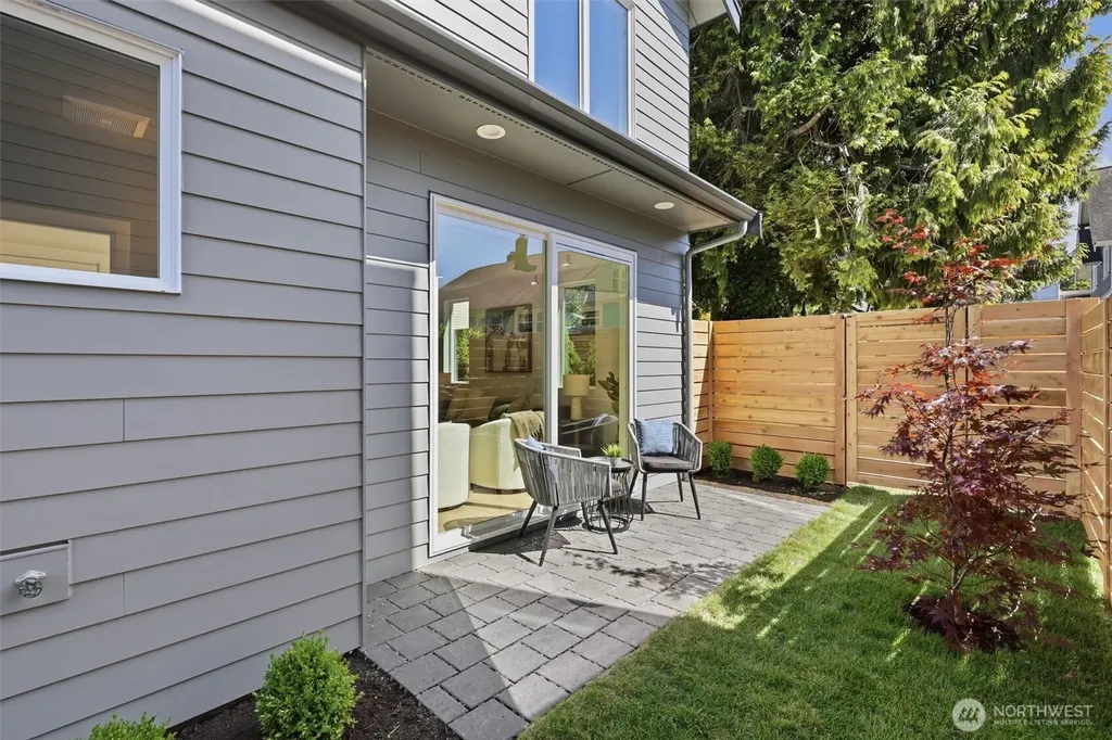 2714 58th Avenue SW Seattle WA 98116
