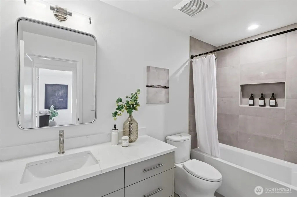 2714 58th Avenue SW Seattle WA 98116