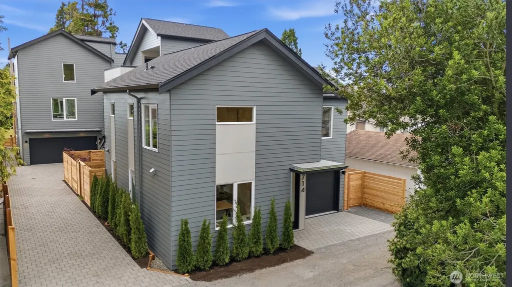2714 58th Avenue SW Seattle WA 98116