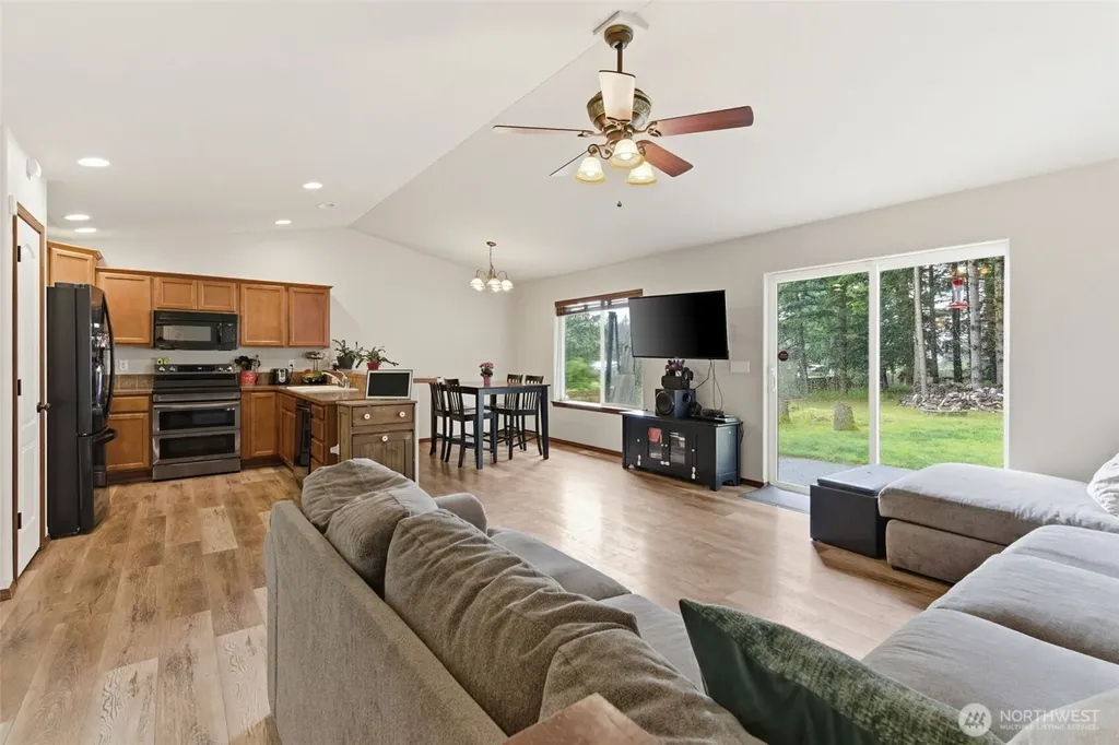 5146 180th Trail SW Rochester WA 98579