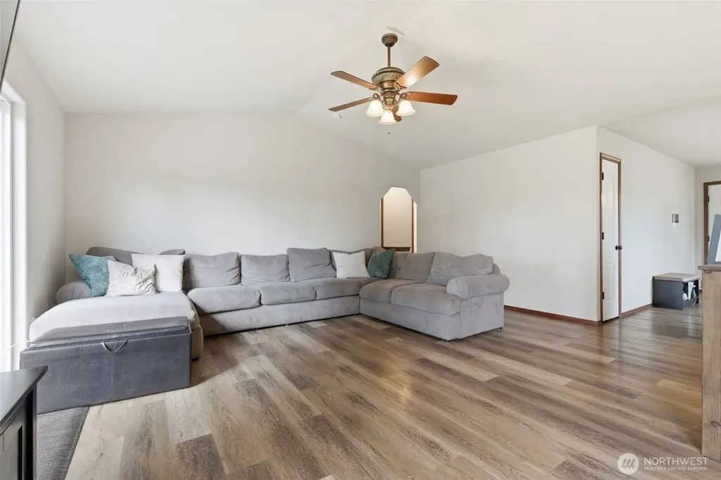 5146 180th Trail SW Rochester WA 98579