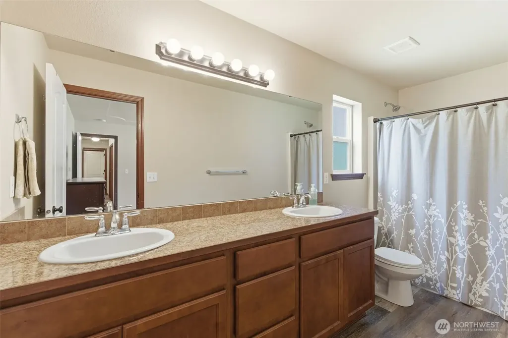 5146 180th Trail SW Rochester WA 98579