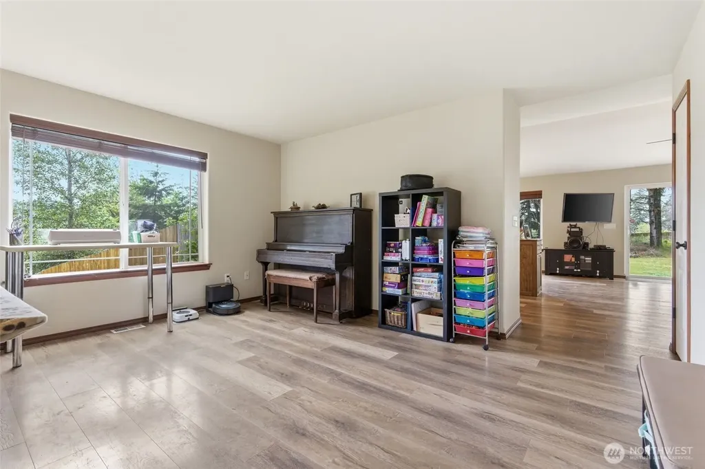 5146 180th Trail SW Rochester WA 98579