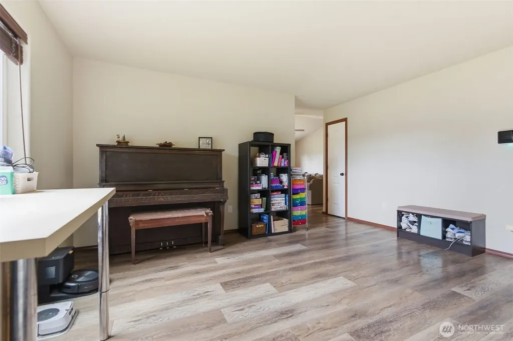 5146 180th Trail SW Rochester WA 98579