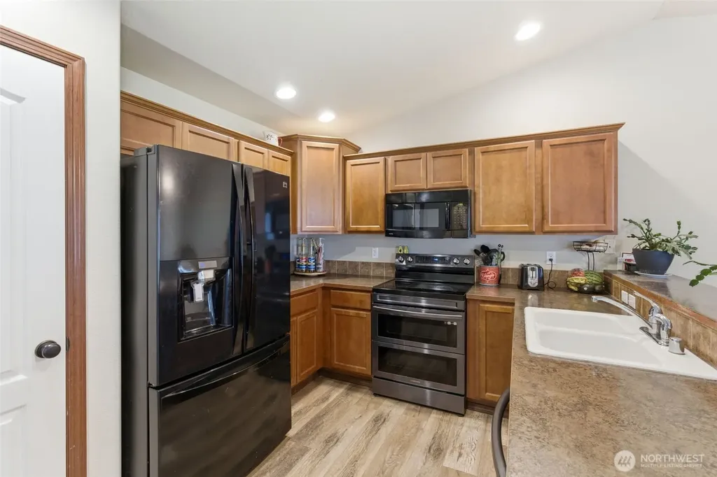 5146 180th Trail SW Rochester WA 98579