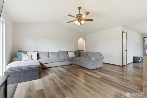 5146 180th Trail SW Rochester WA 98579