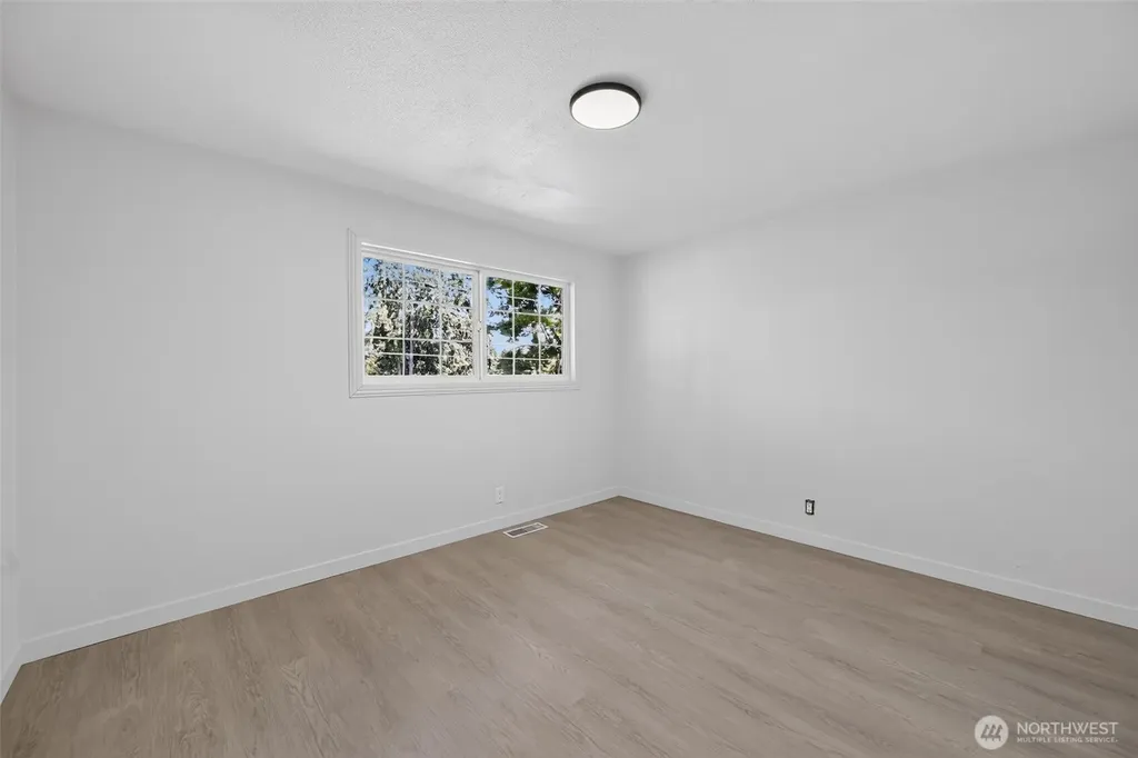 33907 23rd Avenue SW Federal Way WA 98023