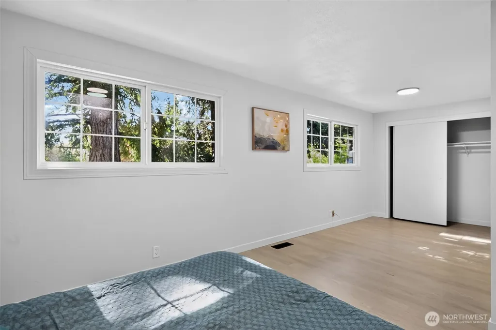 33907 23rd Avenue SW Federal Way WA 98023