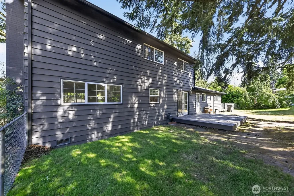 33907 23rd Avenue SW Federal Way WA 98023