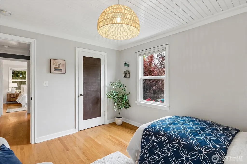 7520 Jones Avenue NW Seattle WA 98117