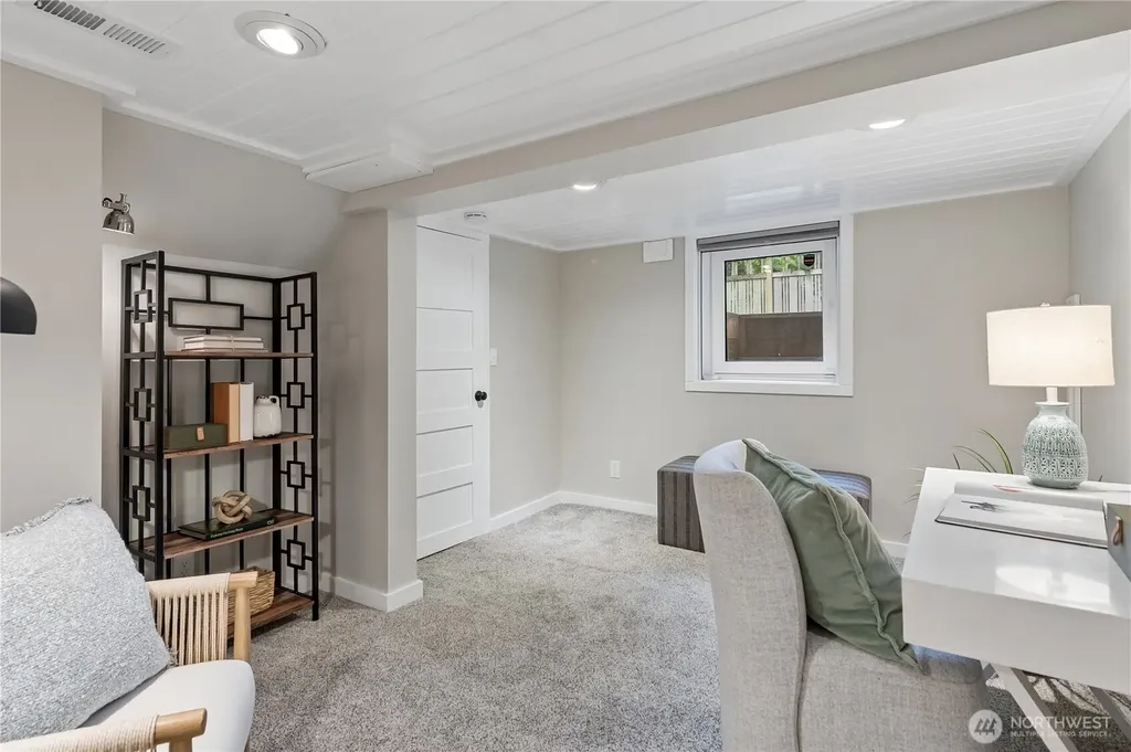 7520 Jones Avenue NW Seattle WA 98117
