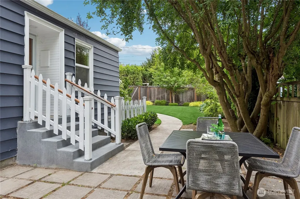 7520 Jones Avenue NW Seattle WA 98117