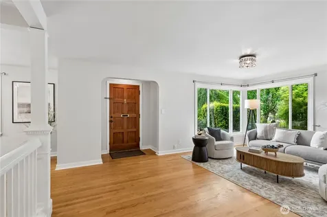 7520 Jones Avenue NW Seattle WA 98117