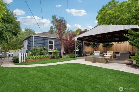 7520 Jones Avenue NW Seattle WA 98117