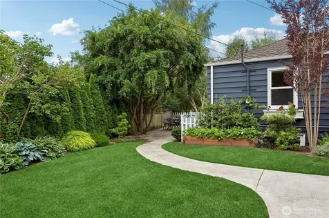 7520 Jones Avenue NW Seattle WA 98117