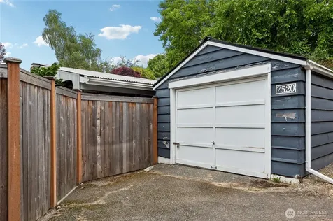 7520 Jones Avenue NW Seattle WA 98117