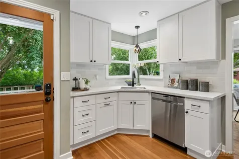 7520 Jones Avenue NW Seattle WA 98117