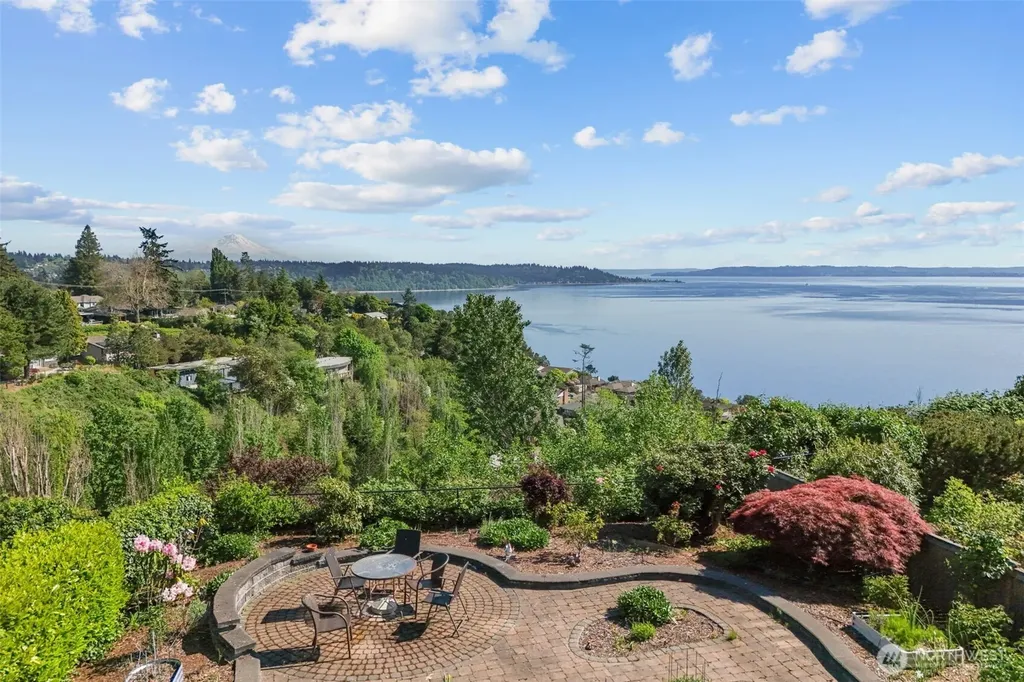 4105 SW 109th Street Seattle WA 98146