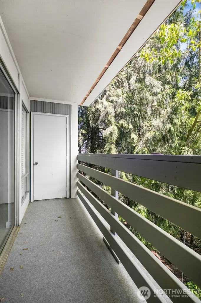 10459 Des Moines Memorial Dr S Seattle WA 98168