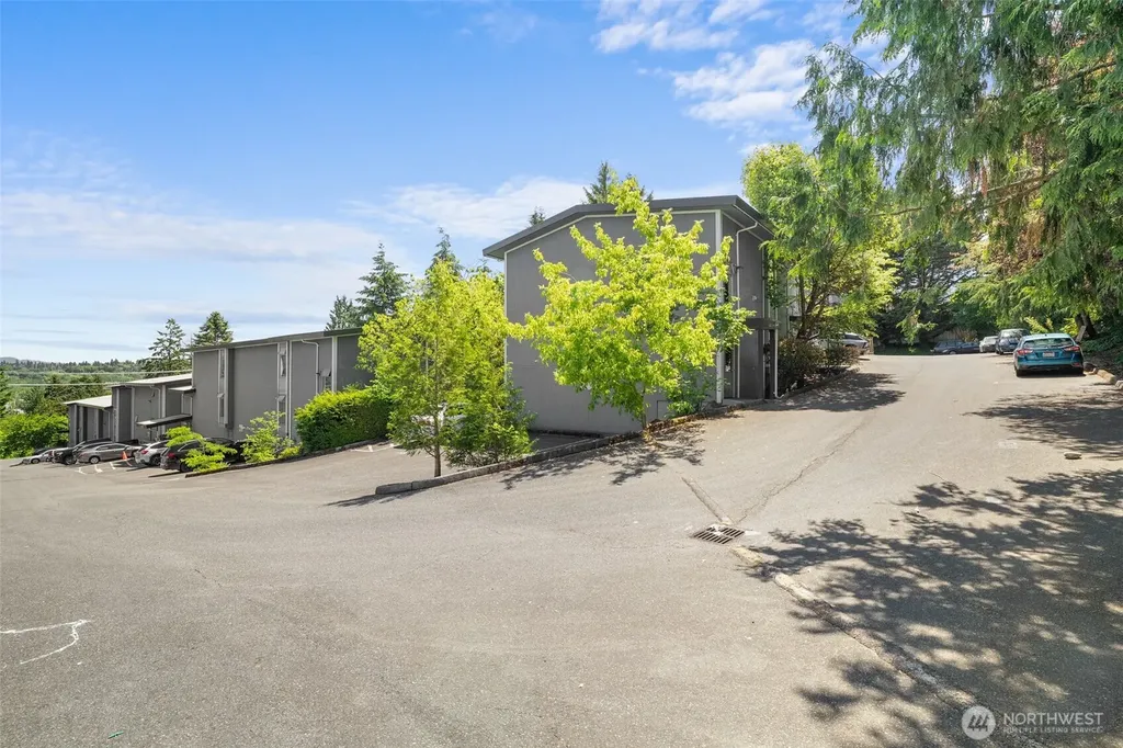 10459 Des Moines Memorial Dr S Seattle WA 98168