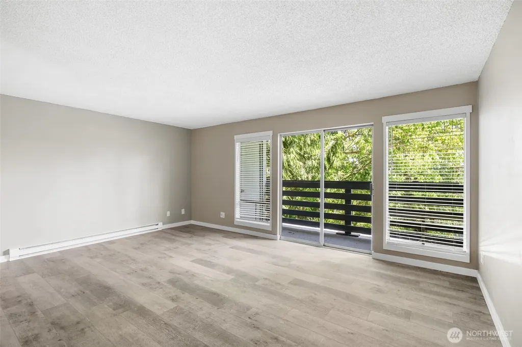 10459 Des Moines Memorial Dr S Seattle WA 98168