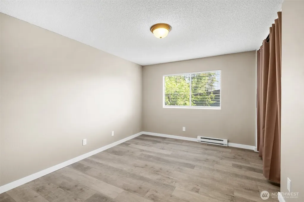 10459 Des Moines Memorial Dr S Seattle WA 98168