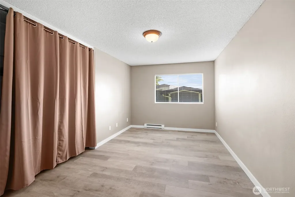 10459 Des Moines Memorial Dr S Seattle WA 98168
