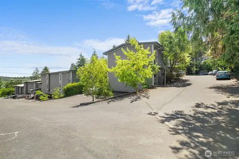 10459 Des Moines Memorial Dr S Seattle WA 98168