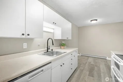 10459 Des Moines Memorial Dr S Seattle WA 98168