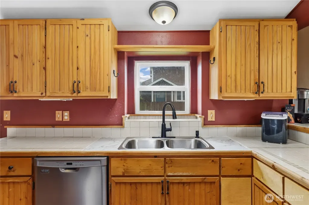 170 S B Street Buckley WA 98321