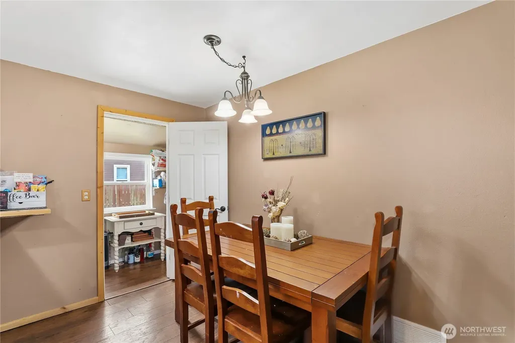 170 S B Street Buckley WA 98321