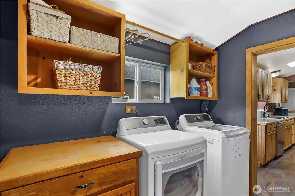 170 S B Street Buckley WA 98321