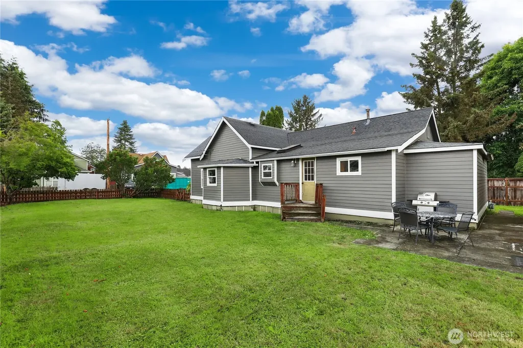 170 S B Street Buckley WA 98321
