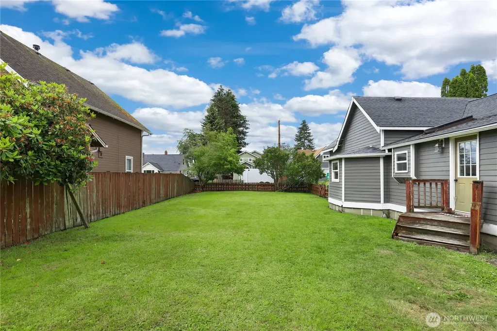 170 S B Street Buckley WA 98321
