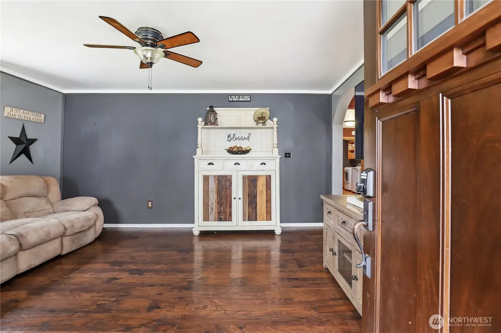 170 S B Street Buckley WA 98321