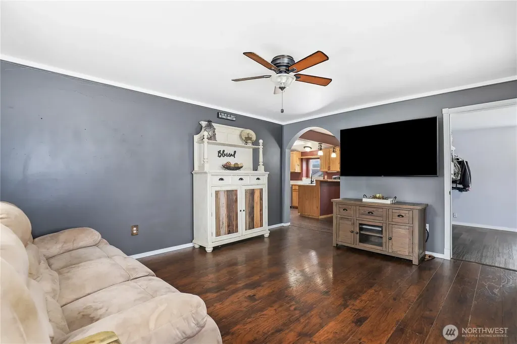 170 S B Street Buckley WA 98321