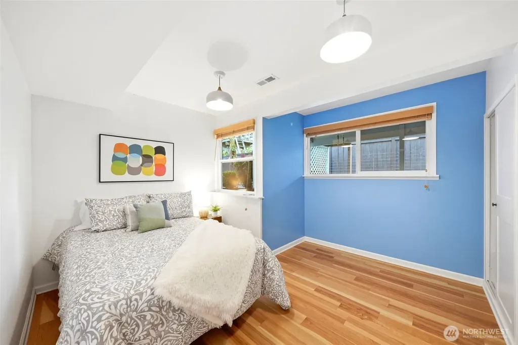 3502 29th Avenue W Seattle WA 98199