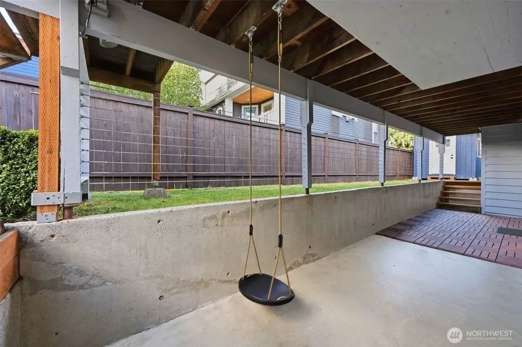 3502 29th Avenue W Seattle WA 98199