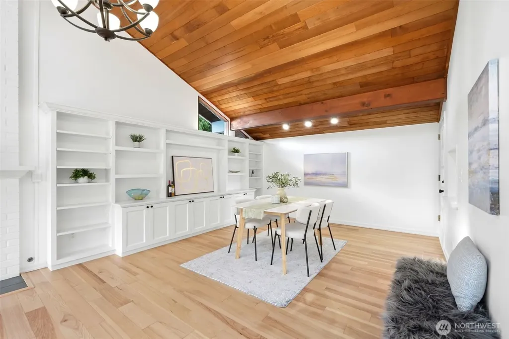3502 29th Avenue W Seattle WA 98199
