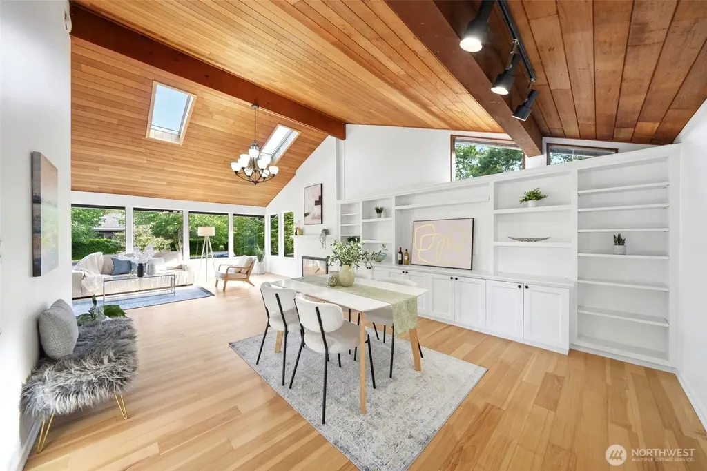 3502 29th Avenue W Seattle WA 98199