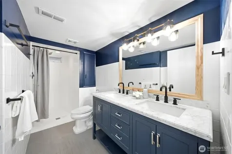 3502 29th Avenue W Seattle WA 98199