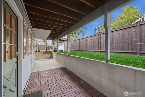 3502 29th Avenue W Seattle WA 98199