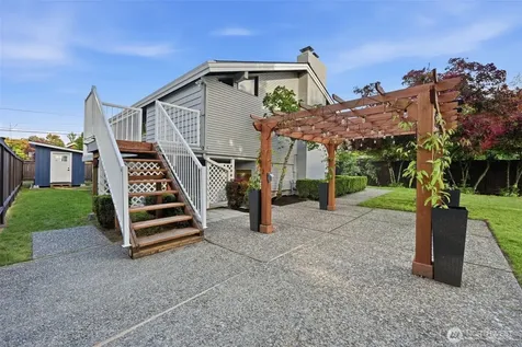 3502 29th Avenue W Seattle WA 98199