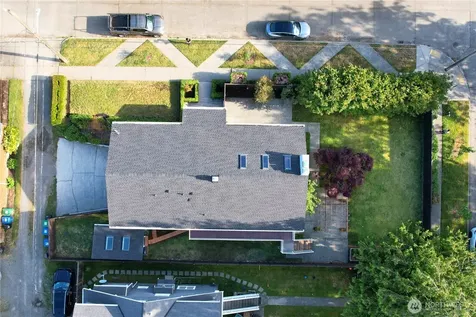 3502 29th Avenue W Seattle WA 98199