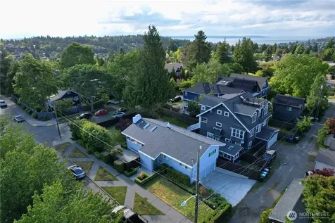 3502 29th Avenue W Seattle WA 98199
