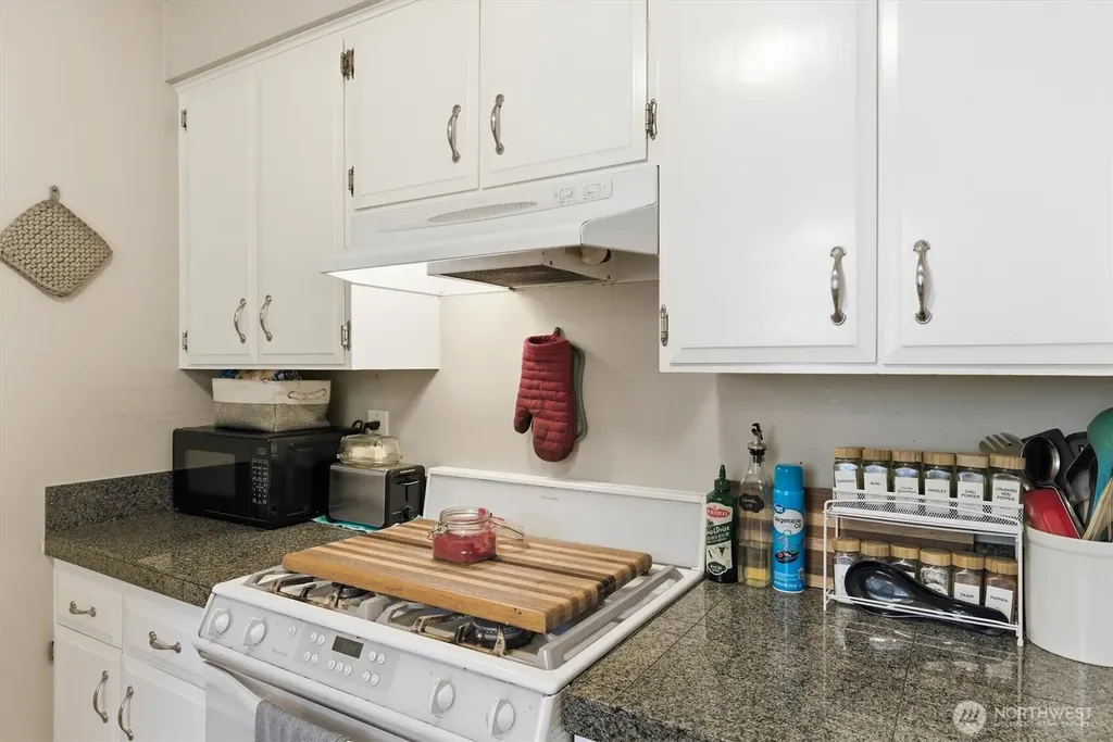 421 E Washington Mount Vernon WA 98274
