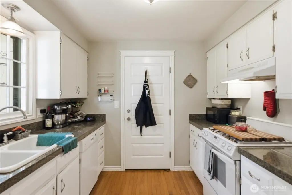 421 E Washington Mount Vernon WA 98274