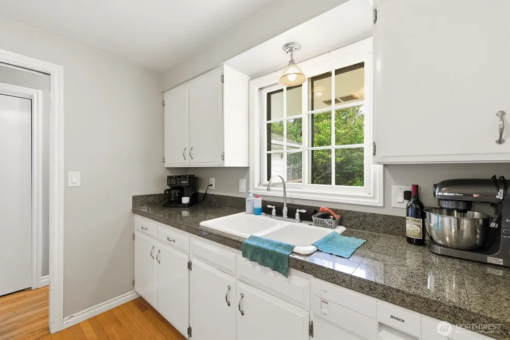 421 E Washington Mount Vernon WA 98274